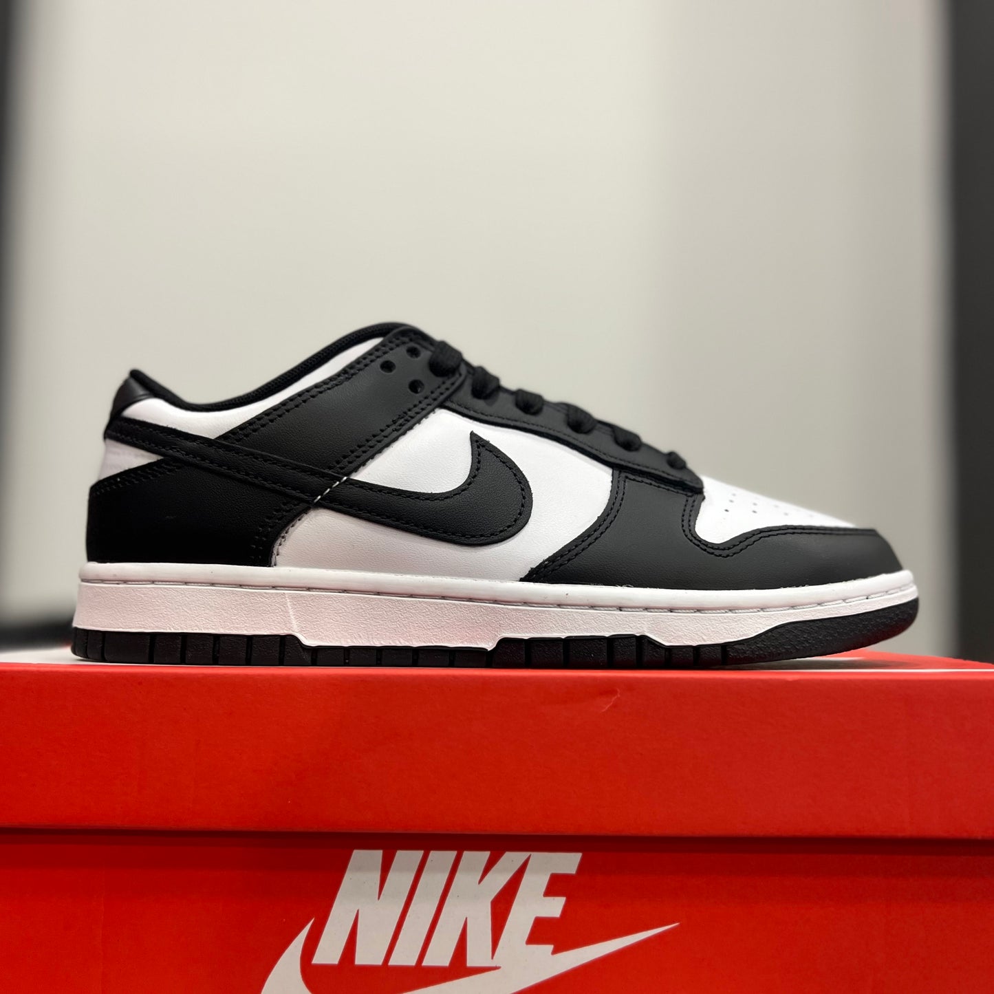 NIKE DUNK Low Retro “Panda”