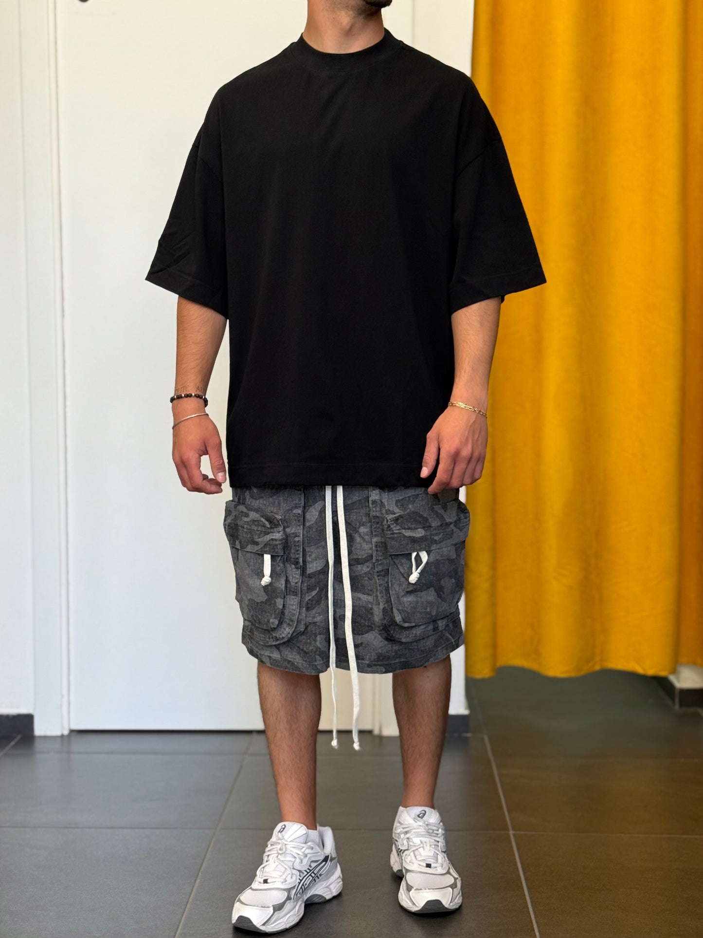 T-SHIRT OVERSIZE Colletto NERO