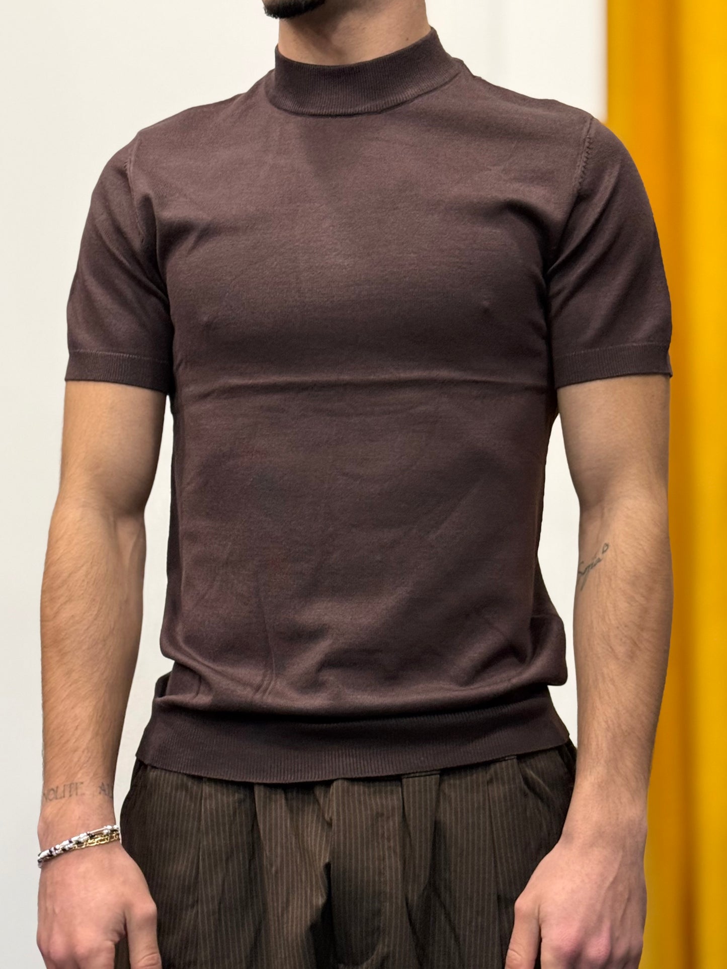 T-SHIRT In Maglia MARRONE