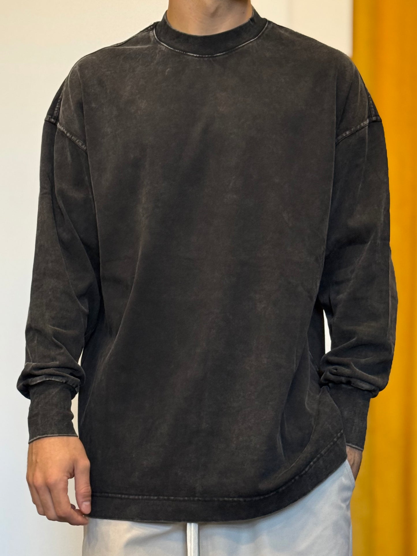 T-SHIRT PREMIUM Maniche Lunghe Slavato NERO