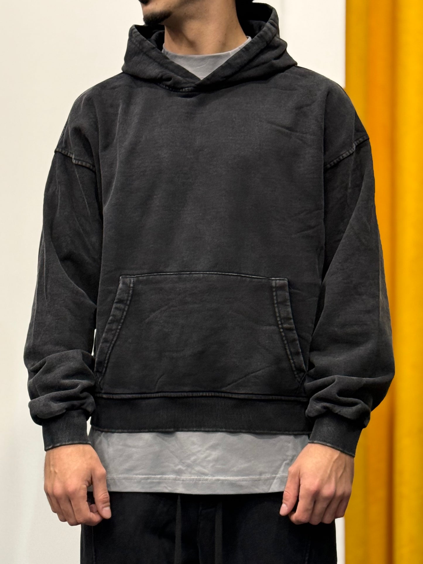 TUTA Felpa Cappuccio STONE WASHED NERO