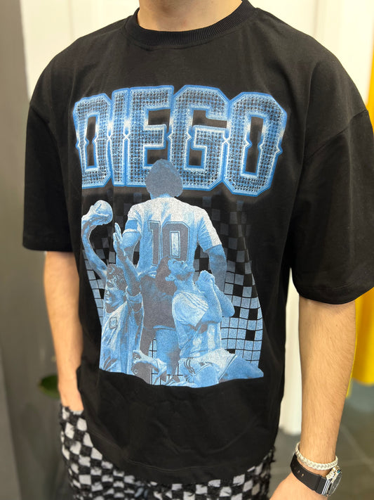T-SHIRT “DIEGO” Nera Produzione Hustlers Vestibilità Over/Cropped