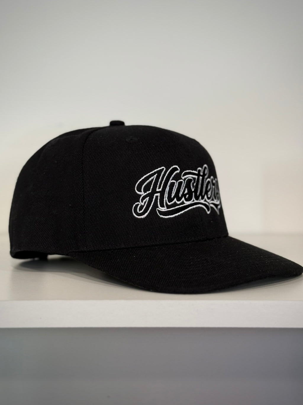 CAPPELLO Ricamo HUSTLERS Cors. NERO